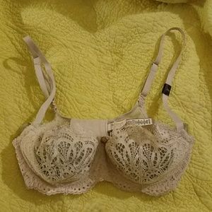 NWT 34D Victoria's Secret Bra